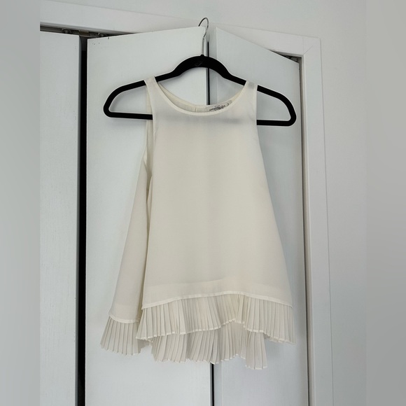 Abercrombie Pleated Hem Tank - Picture 1 of 3